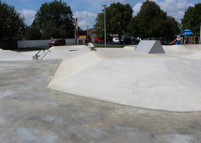 concrete-park-banks-rail-hubba-skateboard park