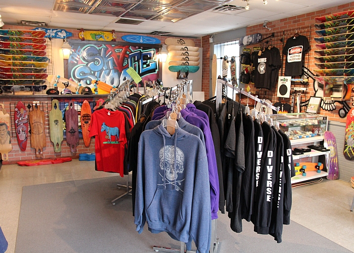 skateshop-accessories-decks-clothing-skateboards-lemoyne